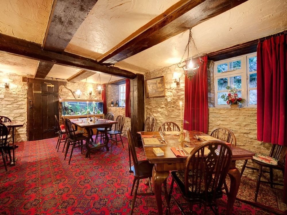 Old Church House Inn Нютън Абът Екстериор снимка